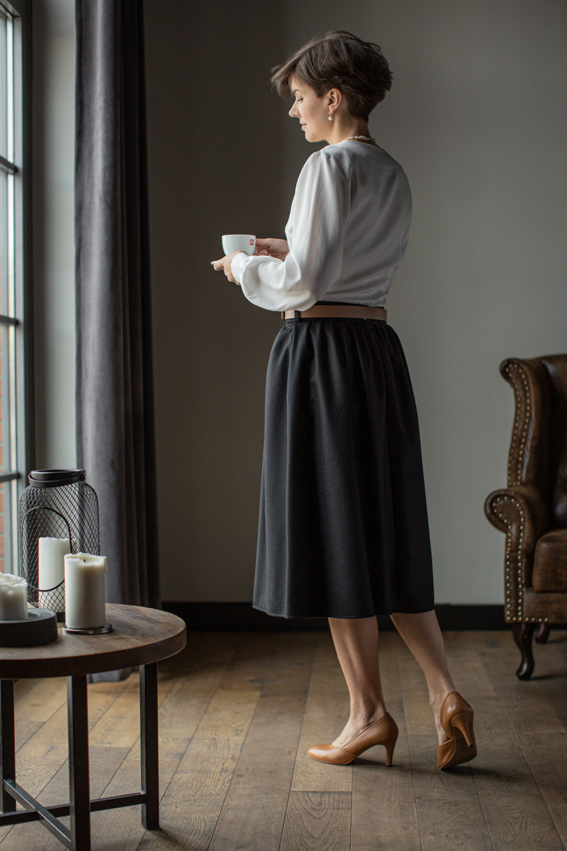 czarna-spodnica-rozkloszowana-welniana czarna spódnica damska 100% wełna merino midi lilen