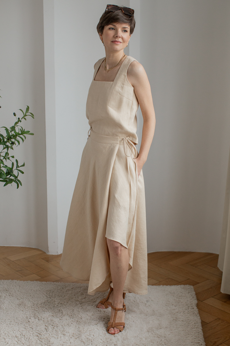 lniany look spódnica maxi wiązana w talii oraz lniany top na szerokich ramiączkach w kolorze masełkowym piaskowym jasnym beżu polska marka lniana premium lilen